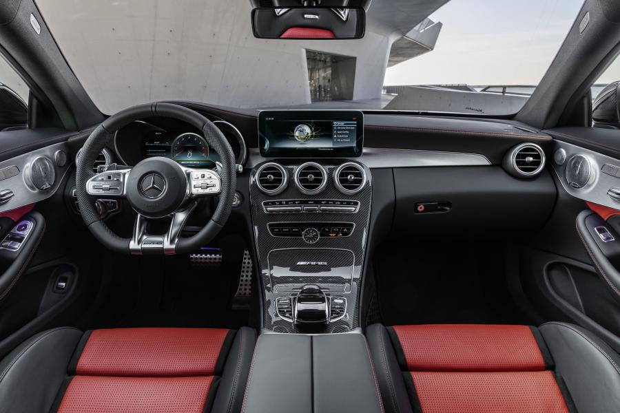 Торпедо Mercedes-AMG C63 S Coupe (C205) 2018 года  (WW) (фото 17 из 44)